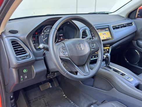 Used 2019 Honda HR-V Touring image 13
