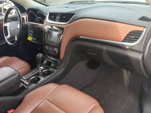 Used 2015 Chevrolet Traverse LT FWD image 23