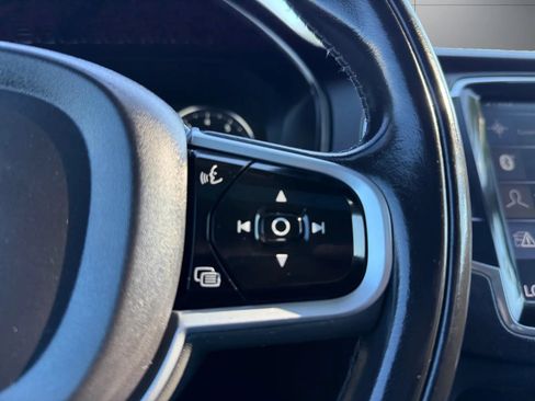 Used 2019 Volvo XC90 T5 Momentum w/ Multimedia Package AWD/4WD image 27