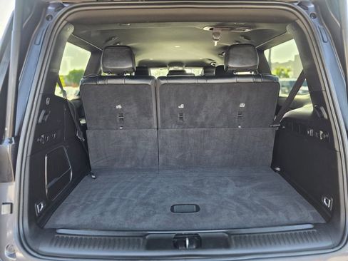 Used 2024 Jeep Wagoneer Series II w/ Flexible Seating Group RWD image 12