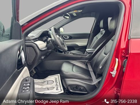 Used 2025 Jeep Compass Limited AWD/4WD image 15