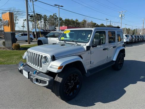 Used 2023 Jeep Wrangler Sahara w/ Cold Weather Group image 7