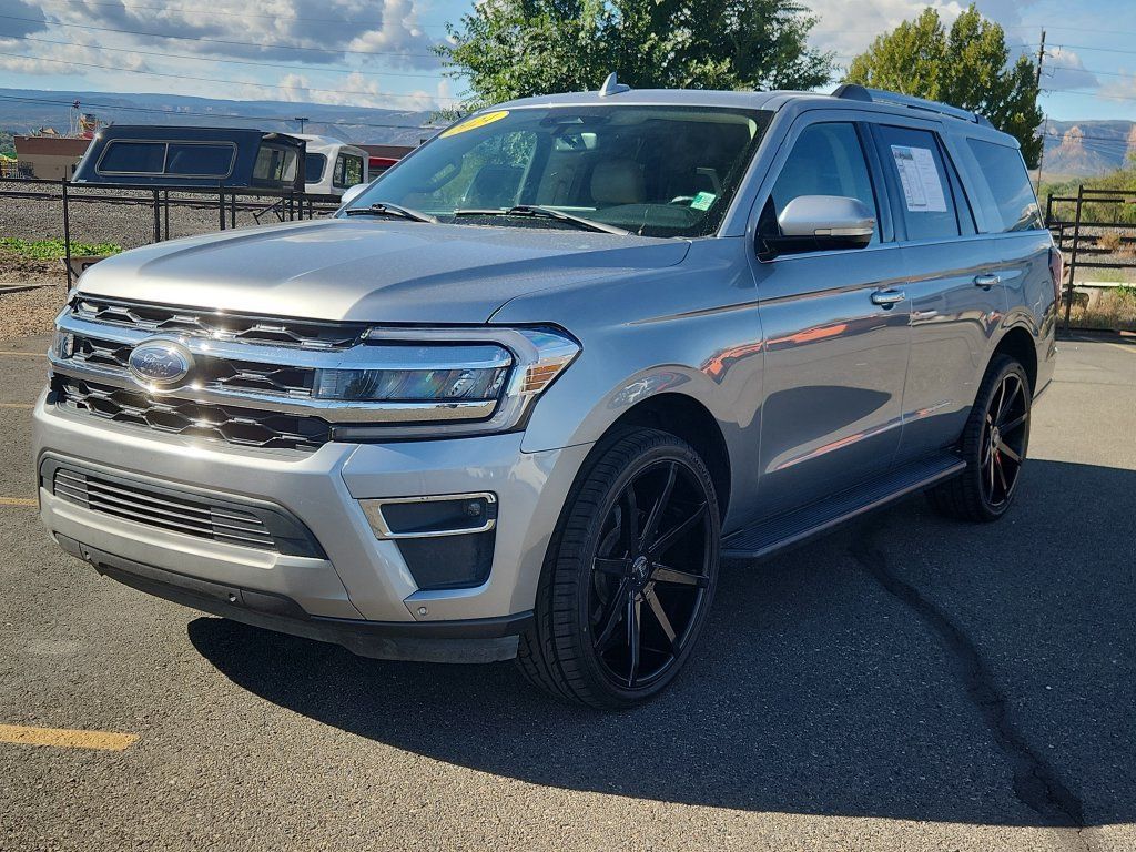 Used 2024 Ford Expedition Limited AWD/4WD image 5