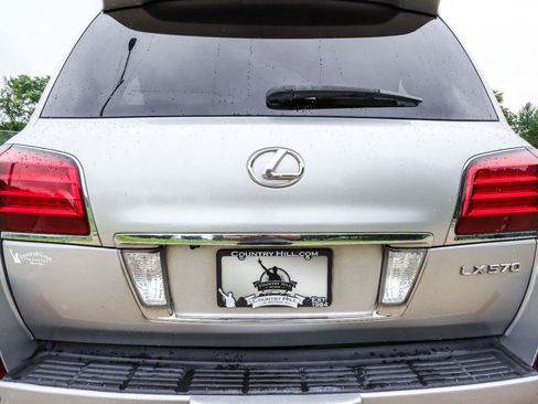 Used 2011 Lexus LX 570 4WD w/ Luxury Pkg image 47