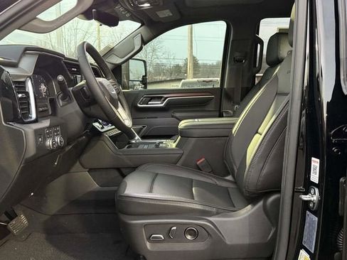 New 2026 GMC Sierra 2500 Denali w/ Denali Reserve Package AWD/4WD image 10