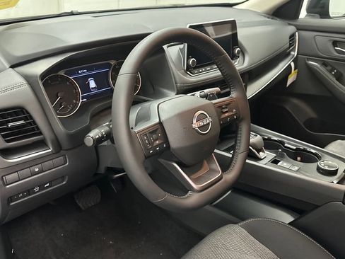 New 2026 Nissan Rogue SV AWD/4WD image 17