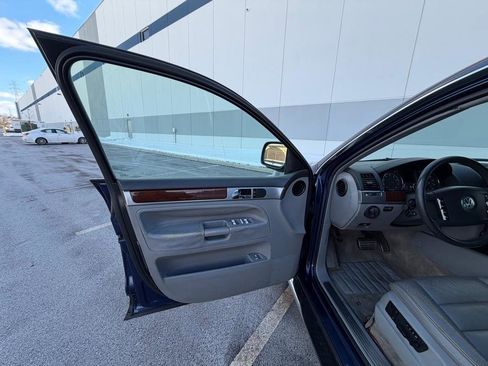 Used 2004 Volkswagen Touareg V8 image 34