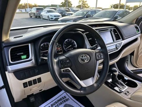 Used 2016 Toyota Highlander XLE image 28
