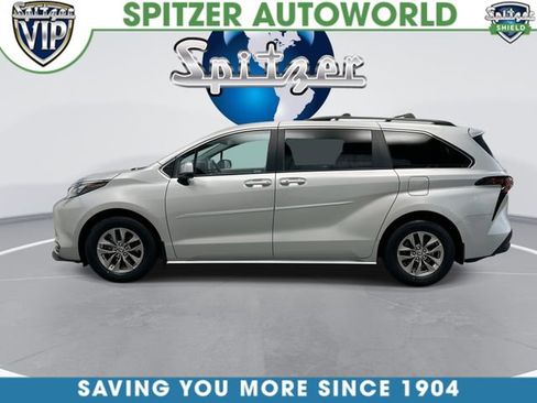Used 2024 Toyota Sienna LE image 9