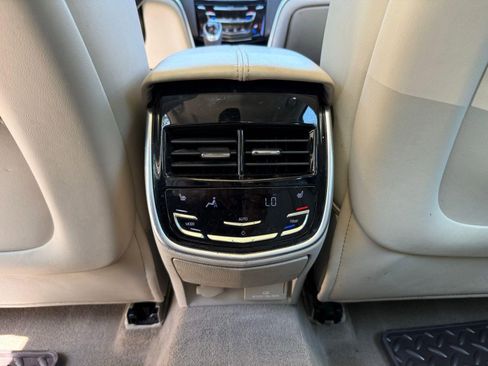 Used 2013 Cadillac XTS Premium FWD image 31