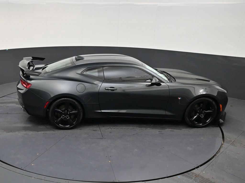 Used 2018 Chevrolet Camaro SS RWD image 17