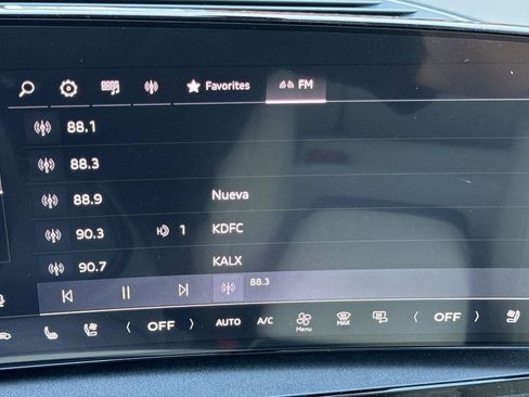 New 2025 Audi Q6 e-tron Premium Plus image 17