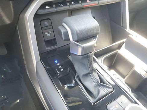 Used 2025 Toyota Tundra Platinum AWD/4WD image 26