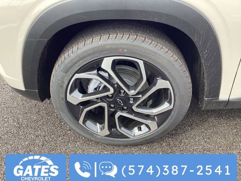 New 2026 Chevrolet Trax RS w/ Sunroof Package image 18