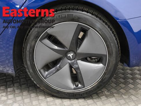 Used 2023 Tesla Model 3 Standard Range image 30