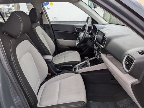Used 2025 Hyundai Venue SEL FWD image 28