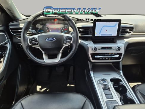 Used 2023 Ford Explorer XLT w/ Equipment Group 202A RWD image 9