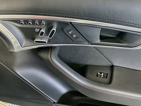 Used 2019 Jaguar F-TYPE Coupe RWD image 29