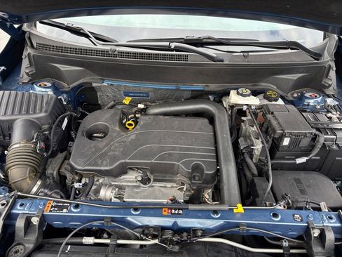 Used 2024 GMC Terrain SLE image 25