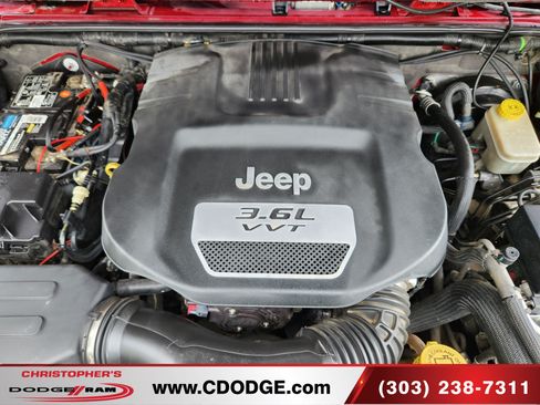 Used 2013 Jeep Wrangler Unlimited Rubicon w/ Connectivity Group AWD/4WD image 26