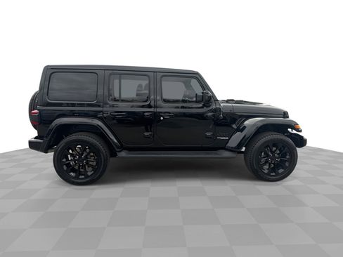 Used 2021 Jeep Wrangler Unlimited Sahara image 9