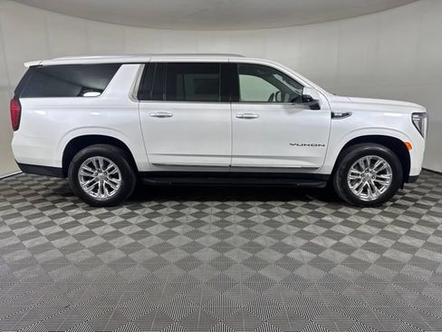 Used 2021 GMC Yukon XL SLT w/ SLT Luxury Plus Package AWD/4WD image 2