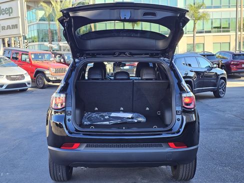 New 2026 Jeep Compass Latitude image 7