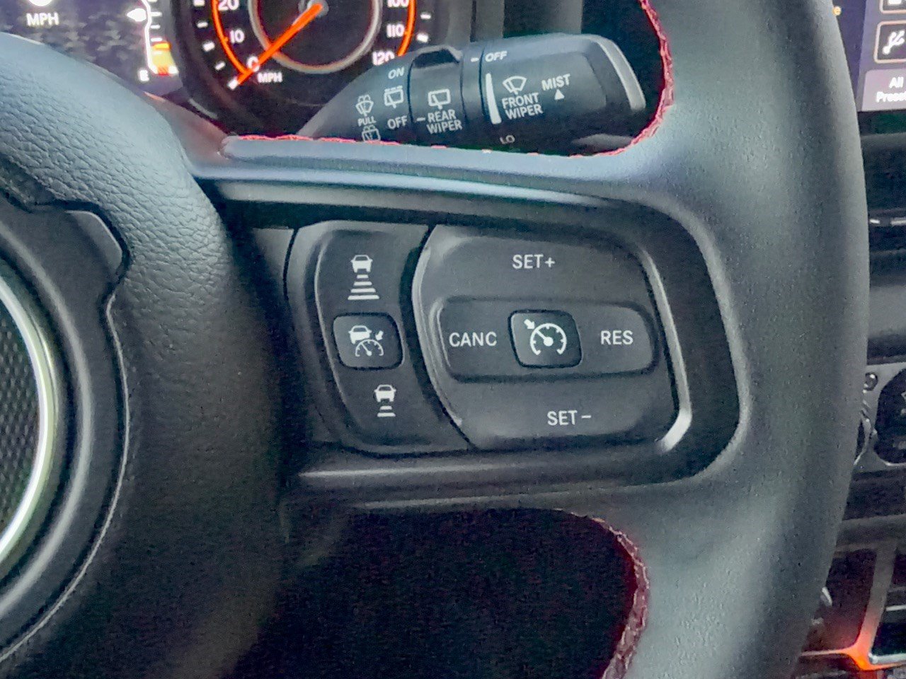 Used 2024 Jeep Wrangler Unlimited Rubicon w/ Technology Group AWD/4WD image 19