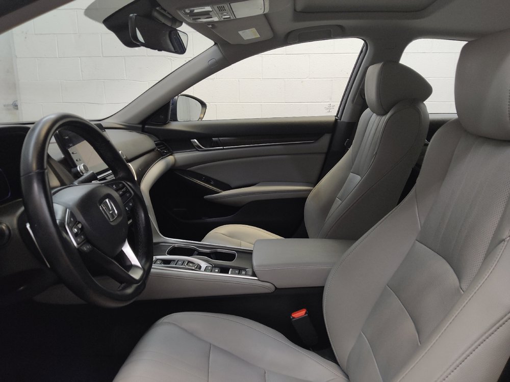 Used 2020 Honda Accord Touring image 17