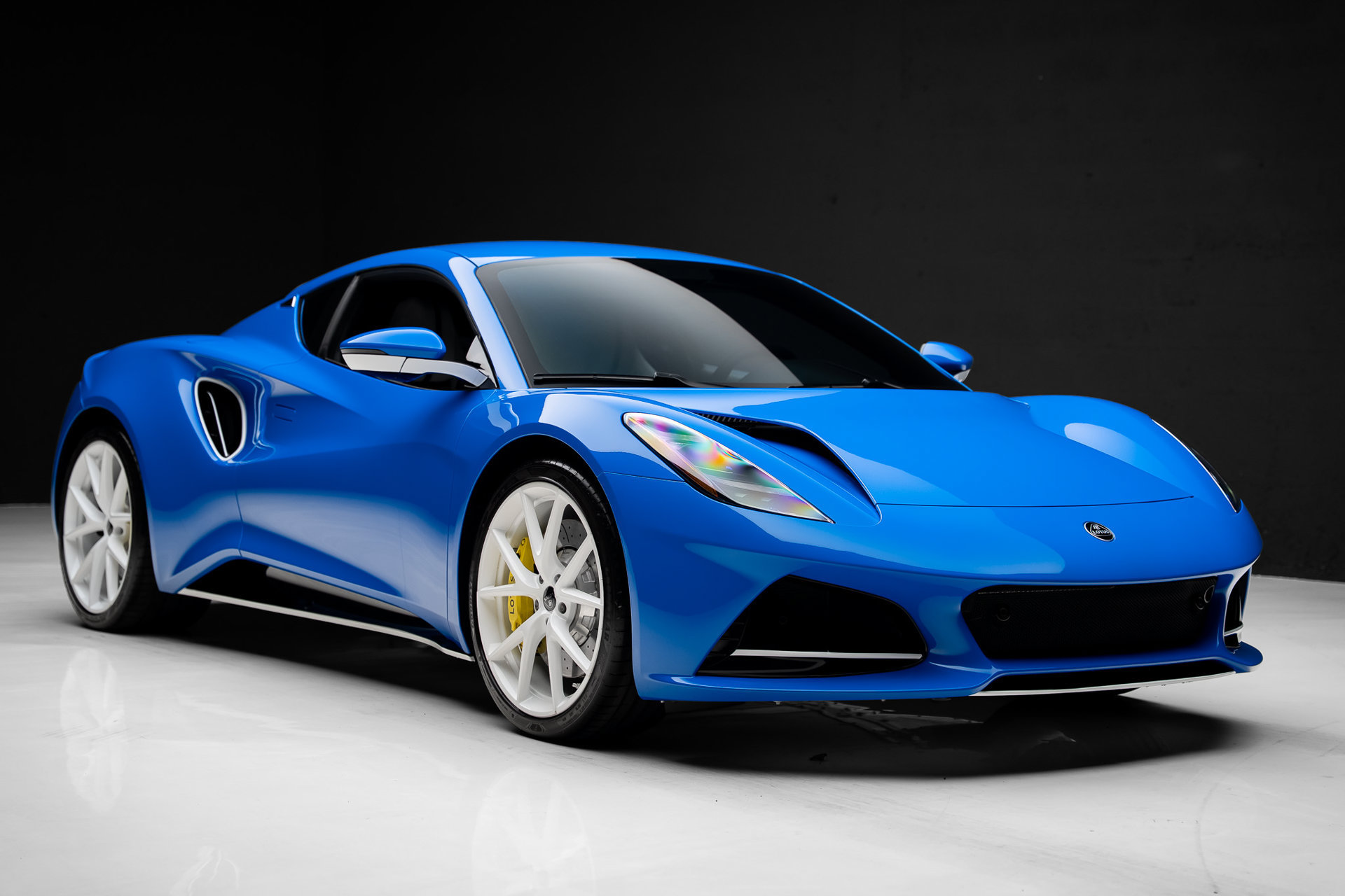 Used 2025 Lotus Emira RWD image 76