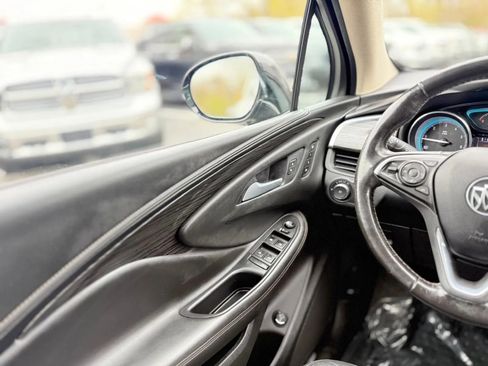 Used 2017 Buick Envision Essence FWD image 21