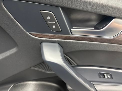 Used 2023 Audi Q5 2.0T Premium Plus AWD/4WD image 28