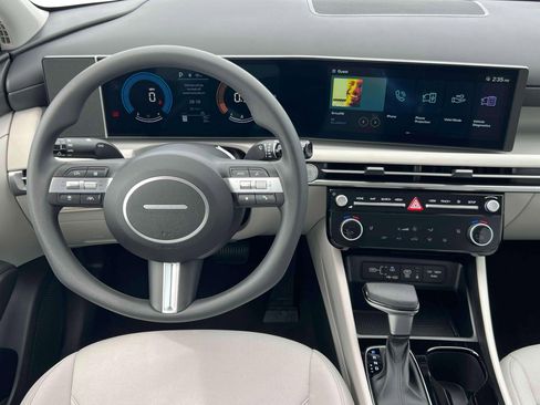 New 2025 Hyundai Tucson SEL image 17