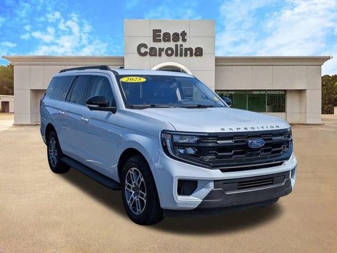 Used 2025 Ford Expedition Max Active AWD/4WD image 1