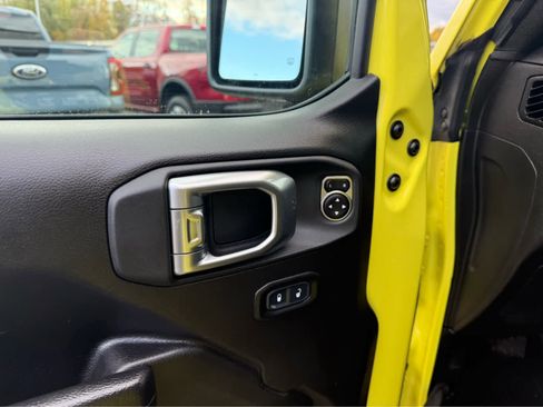 Used 2023 Jeep Wrangler Sport S AWD/4WD image 9