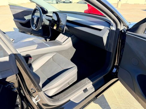 Used 2024 Tesla Model 3 Long Range AWD/4WD image 28