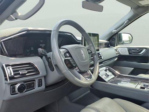 Used 2021 Lincoln Navigator Reserve w/ Luxury Package AWD/4WD image 15