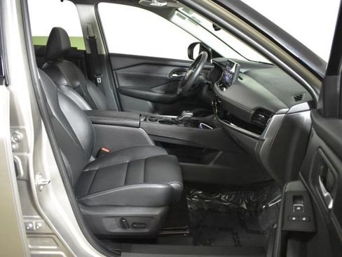 Certified 2025 Nissan Rogue SL w/ SL Premium Package AWD/4WD image 36