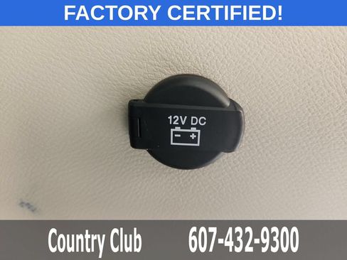 Used 2023 Chrysler Pacifica Touring-L FWD image 28
