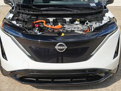 Used 2025 Nissan Ariya FWD image 7