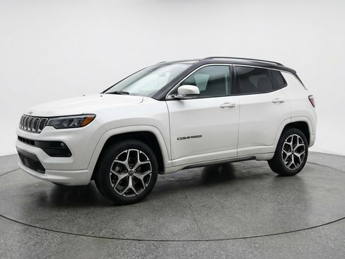 Used 2025 Jeep Compass Limited AWD/4WD image 3
