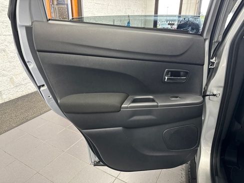 Used 2025 Mitsubishi Outlander Sport ES AWD/4WD image 38