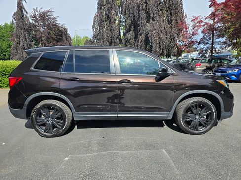 Used 2021 Honda Passport Sport image 3