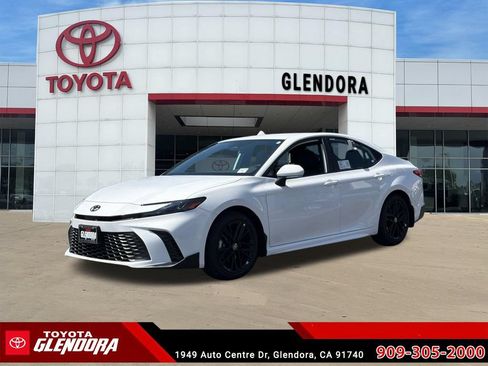 New 2026 Toyota Camry SE FWD image 5