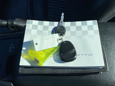 Used 2004 Chevrolet Corvette Coupe w/ Roof Package image 29