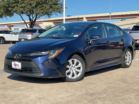 Used 2024 Toyota Corolla LE image 2