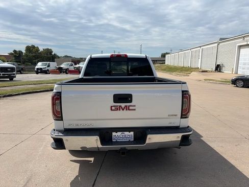Used 2018 GMC Sierra 1500 SLT AWD/4WD image 4
