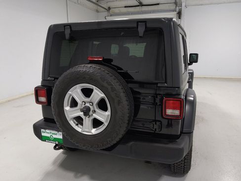 Used 2018 Jeep Wrangler Unlimited Sport S AWD/4WD image 7