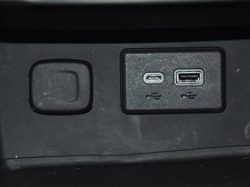 Used 2023 GMC Acadia SLE w/ Driver Convenience Package image 21