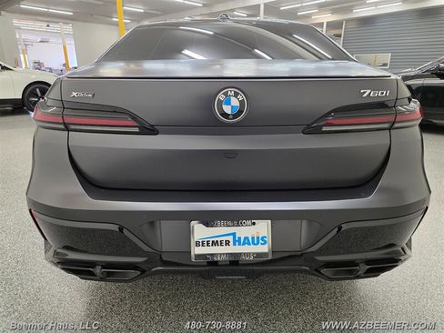 Used 2023 BMW 760i xDrive AWD/4WD image 7